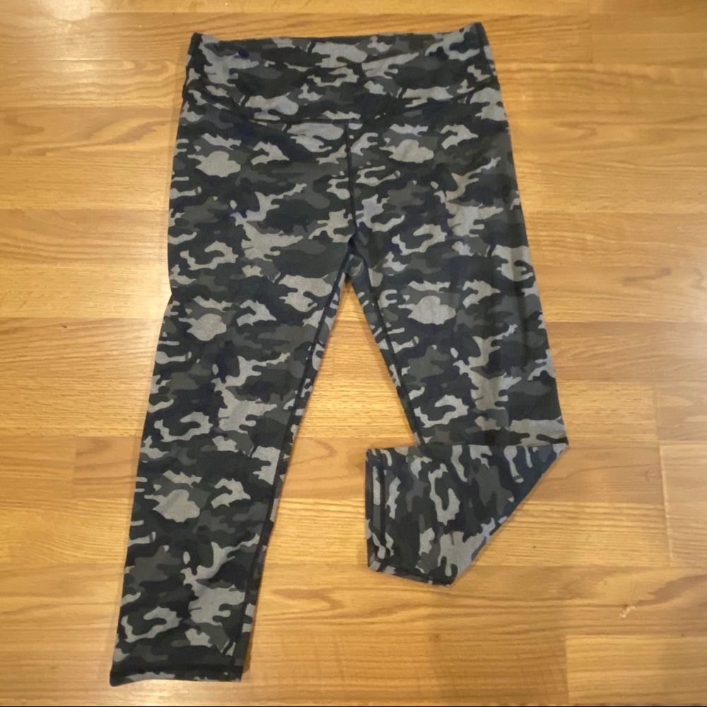 Capri Camo Leggings